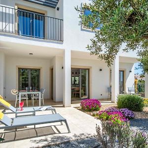 Three Bedroom Duplex Townhouse Upside Down